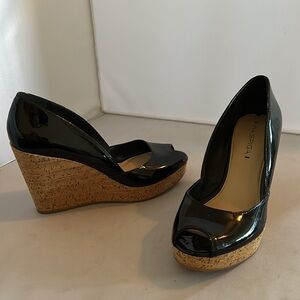 Via Spiga Black Cork Patent Wedge size 8.5 (binHHH)
